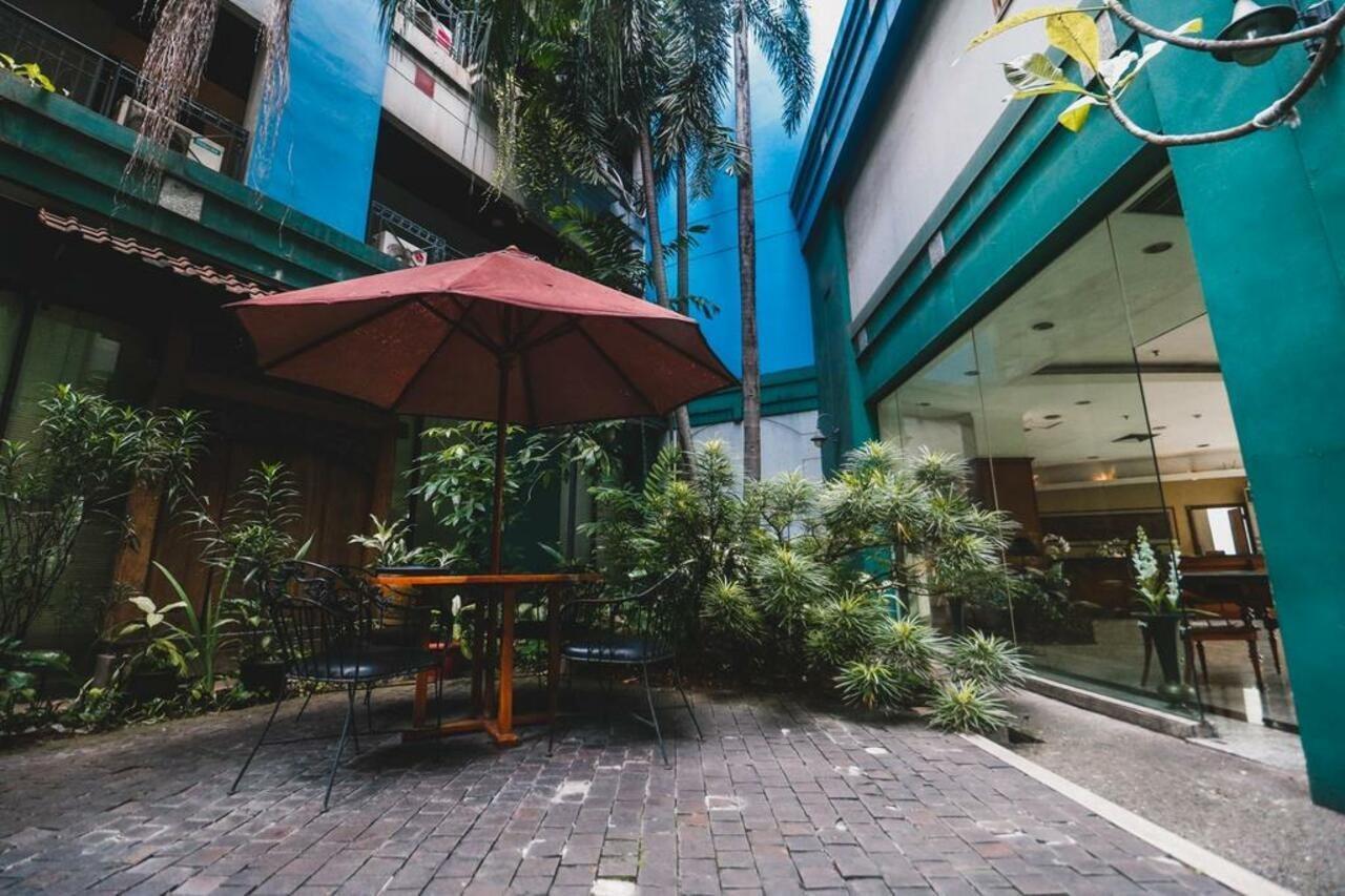 Reddoorz Plus Near Monumen Nasional Jakarta Ngoại thất bức ảnh