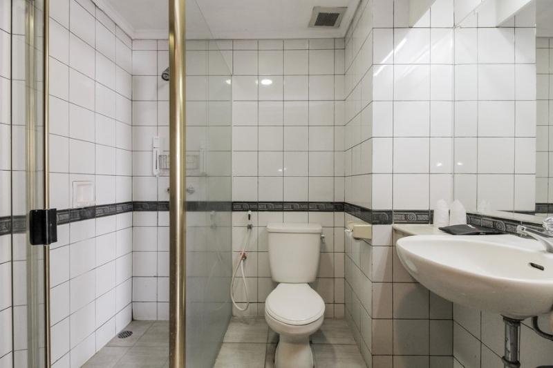 Reddoorz Plus Near Monumen Nasional Jakarta Ngoại thất bức ảnh